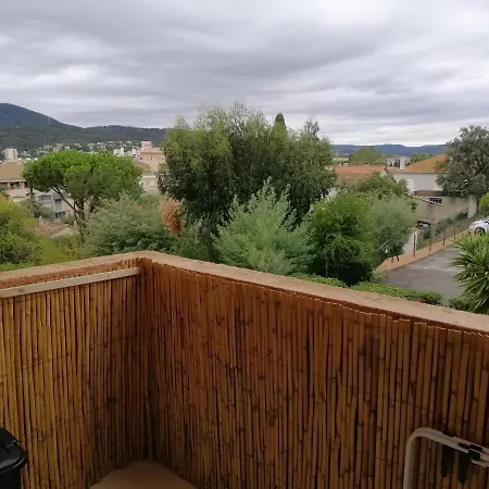 Grand Studio Renove, En Plein Centre Ville, A 5 Minutes A Pied De La Plage Sainte-Maxime