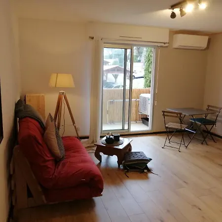 Grand Studio Renove, En Plein Centre Ville, A 5 Minutes A Pied De La Plage Sainte-Maxime